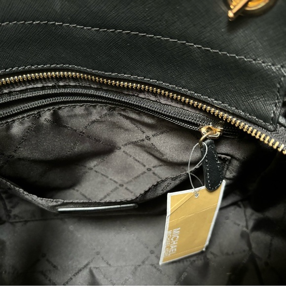 Michael Kors Jet Set Shoulder Bag - Picture 10 of 10